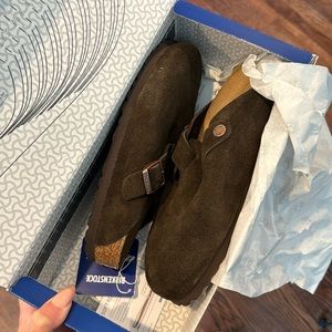 BRAND NEW Birkenstock Boston Slides in Mocha